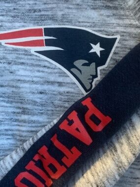 New England Patriots Hooded Sweatshirt - Medium NWT